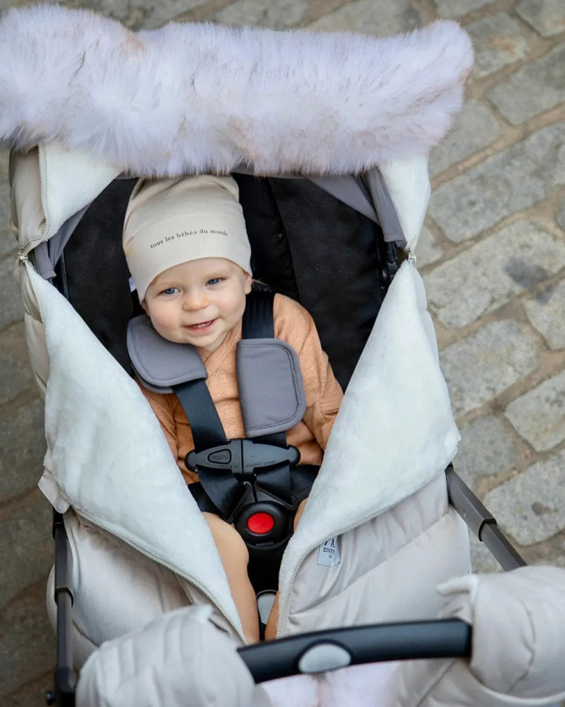 7AM Enfant Car Seat Cocoon Tundra - Heather Beige / White Faux Fur