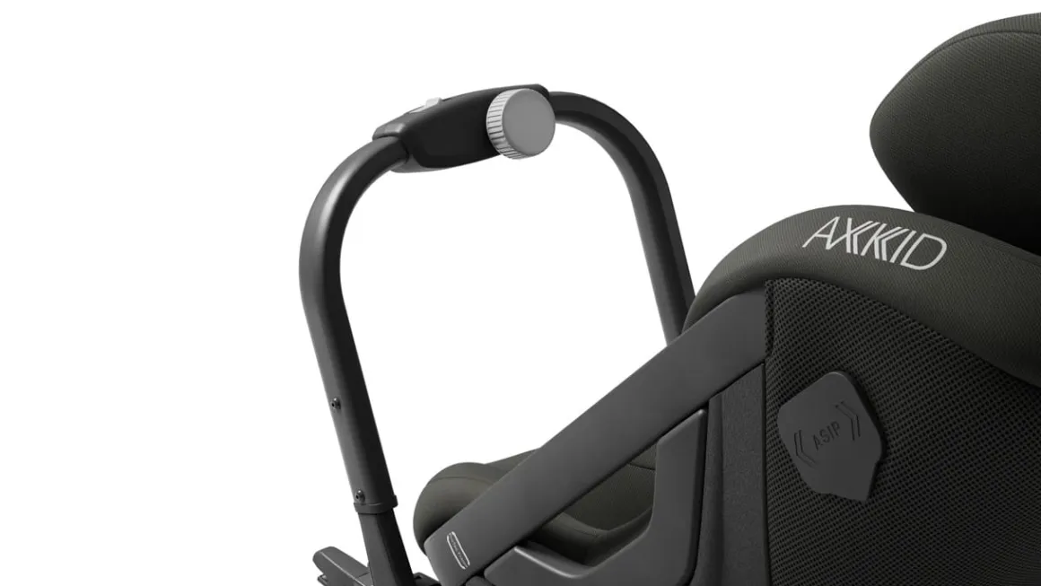 Axkid ONE 3 Extended Rear-Facing Car Seat - Forest Moss Green