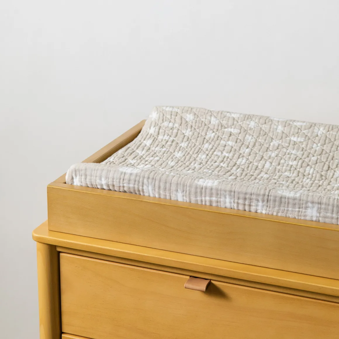 Babyletto Quilted Changing Pad Cover in GOTS Certified Organic Muslin Cotton - Beach Bum