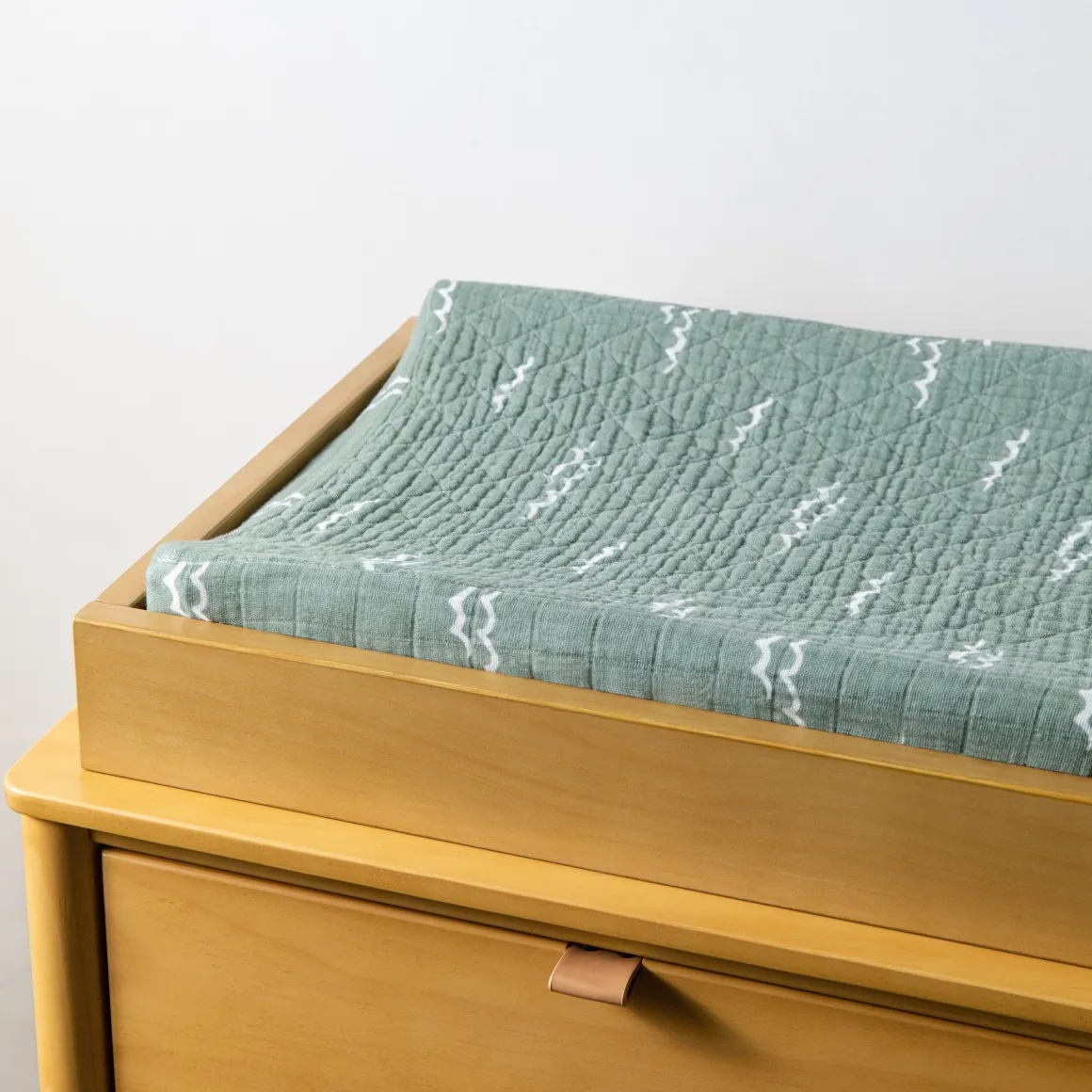 Babyletto Quilted Changing Pad Cover in GOTS Certified Organic Muslin Cotton - Ocean Waves