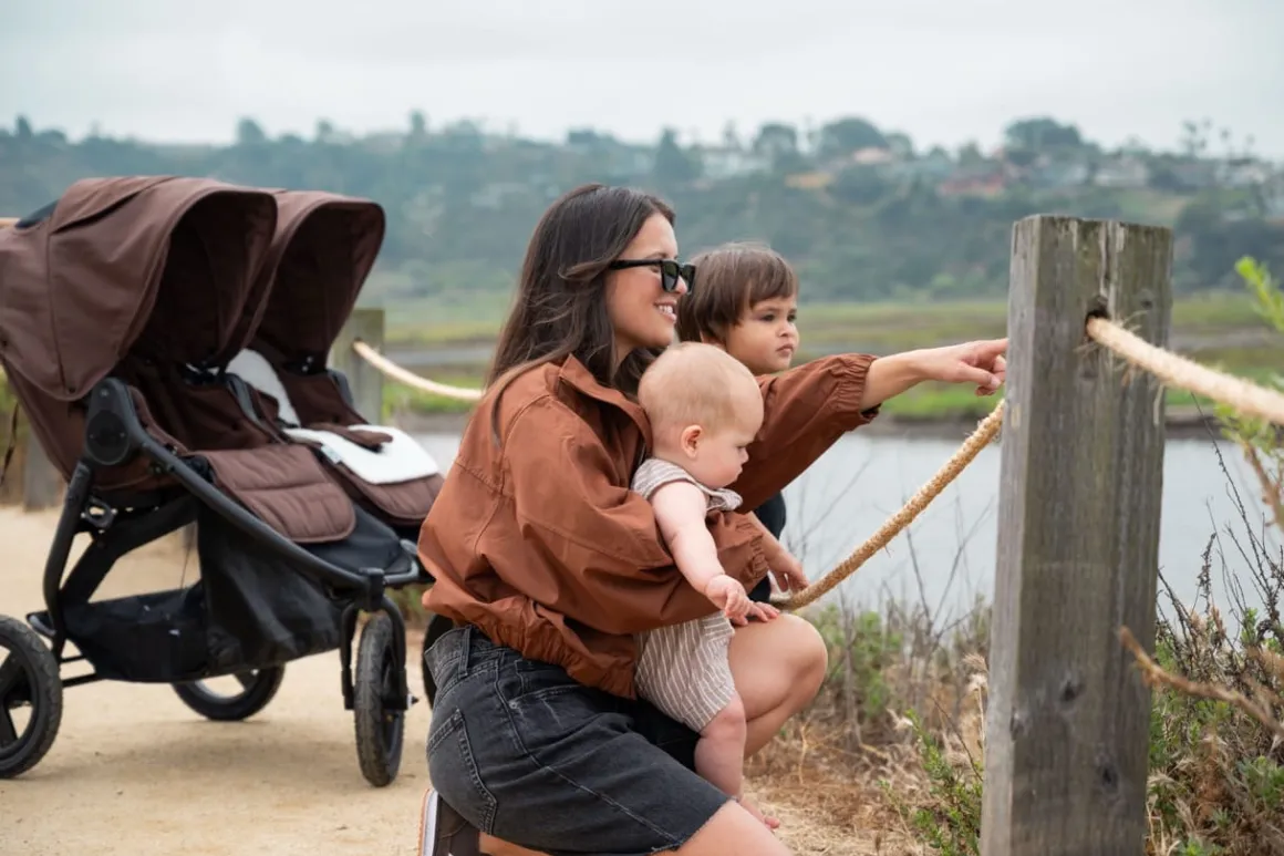 Bumbleride Indie Twin Stroller + One Bassinet Bundle - Olive