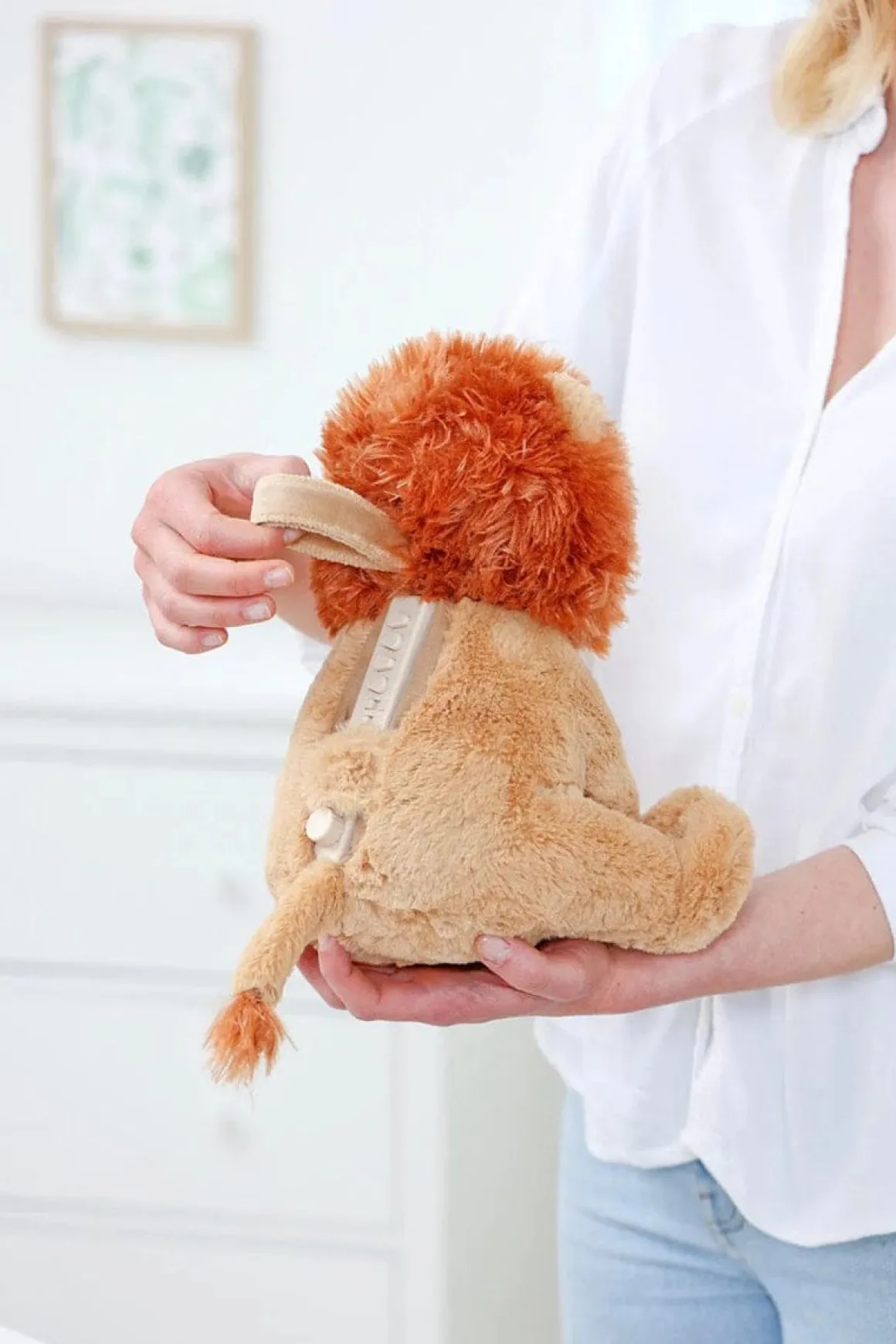 Cloud b Louis Lion Smart Sensor White Noise Plush