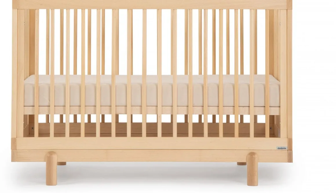 dadada Bliss 4-in-1 Convertible Crib - Natural