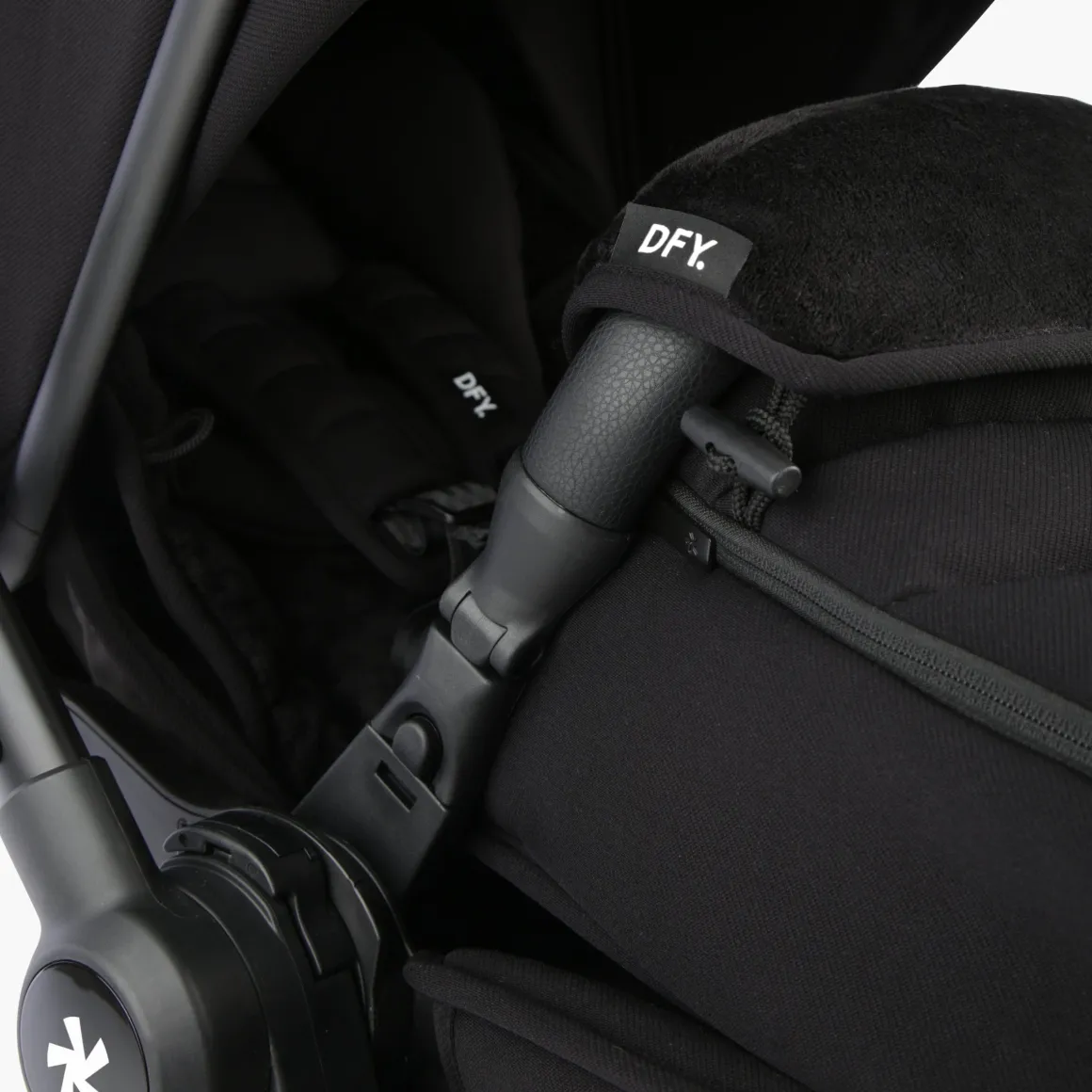 DFY. R1 Footmuff - Black