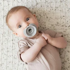 Doddle & Co. The Pop Pacifier, 2 Pack - Oh Happy Grey + Make Me Blush