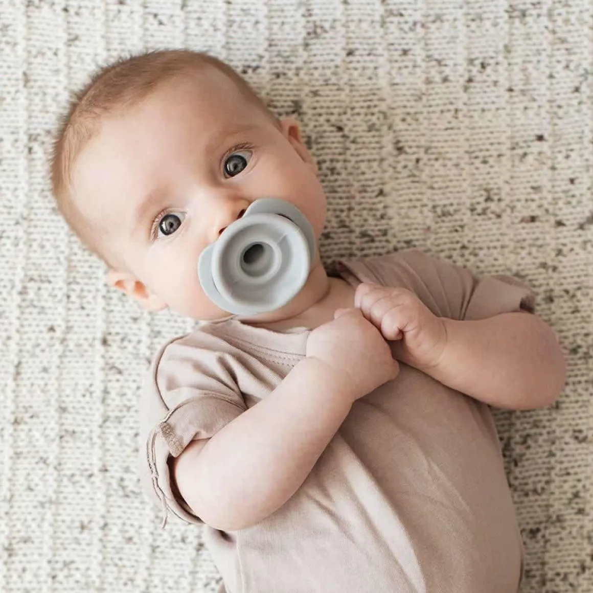 Doddle & Co. The Pop Pacifier, 2 Pack - Oh Happy Grey + Make Me Blush