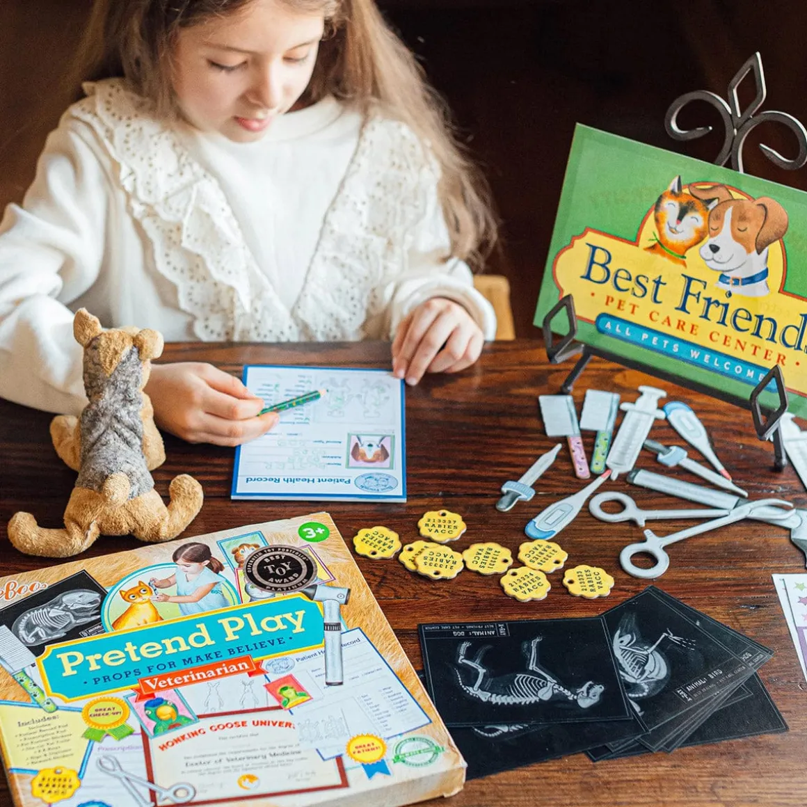 eeBoo Pretend Play Set - Veterinarian