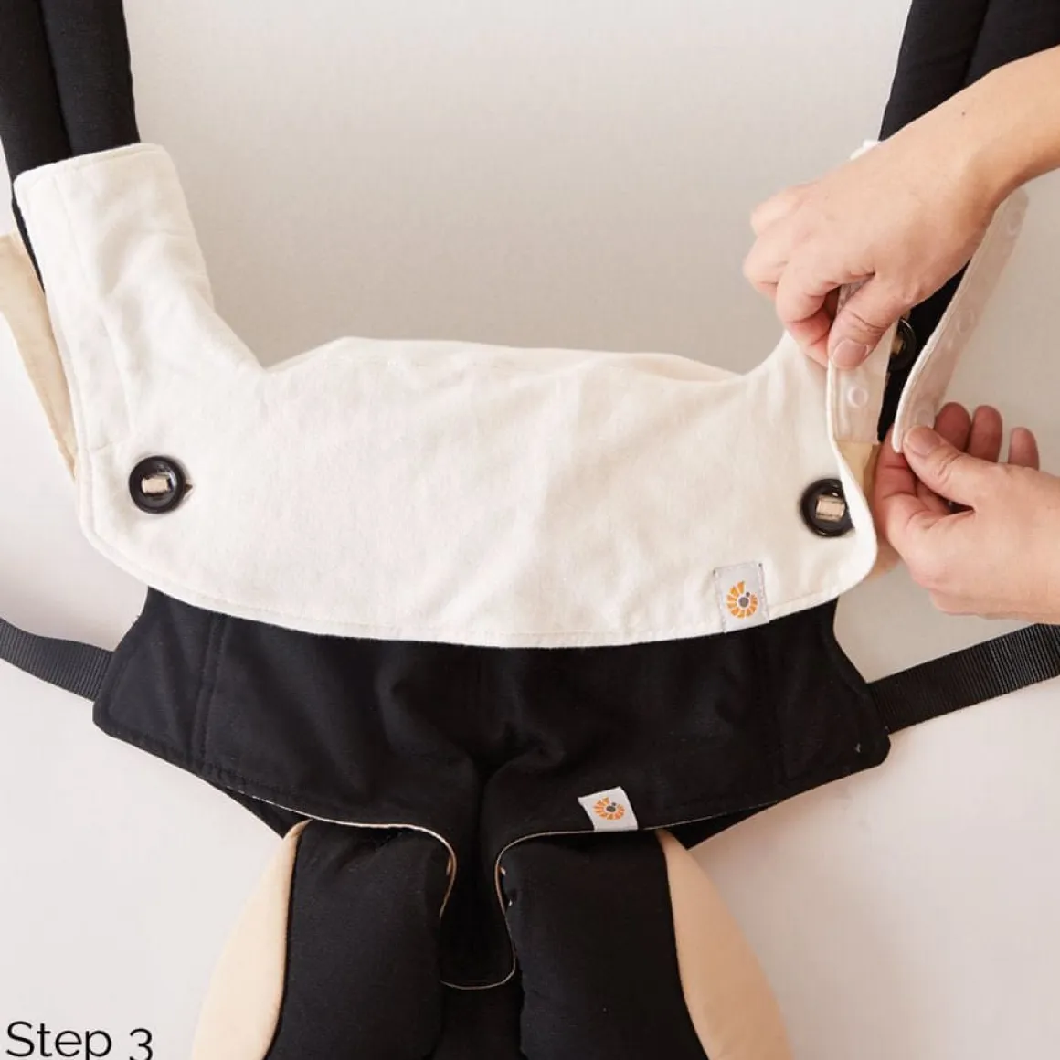 Ergobaby Four Position 360 Carrier Teething Pad and Bib - Natural