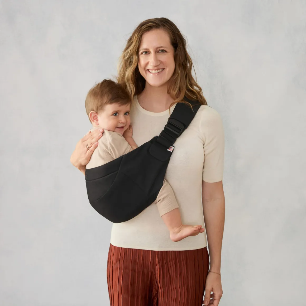 Ergobaby Upsie Toddler Sling Carrier - Onyx Black