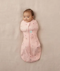 ergoPouch Cocoon Swaddle Sack 1.0 TOG - Daisies, 0-3 Months