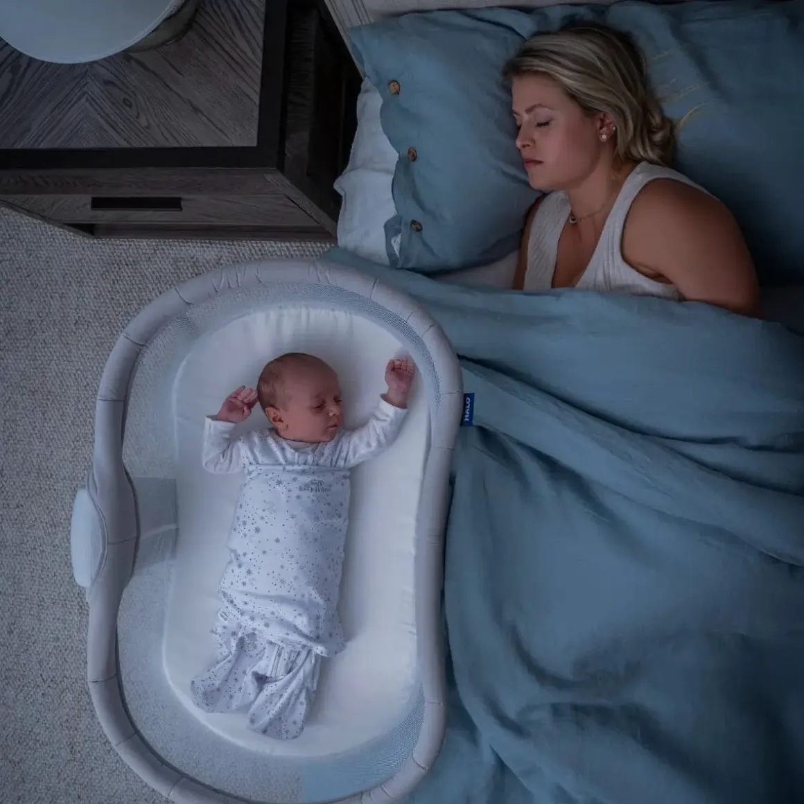 HALO BassiNest Soothing Swivel Sleeper 3.0 Bassinet - Grey