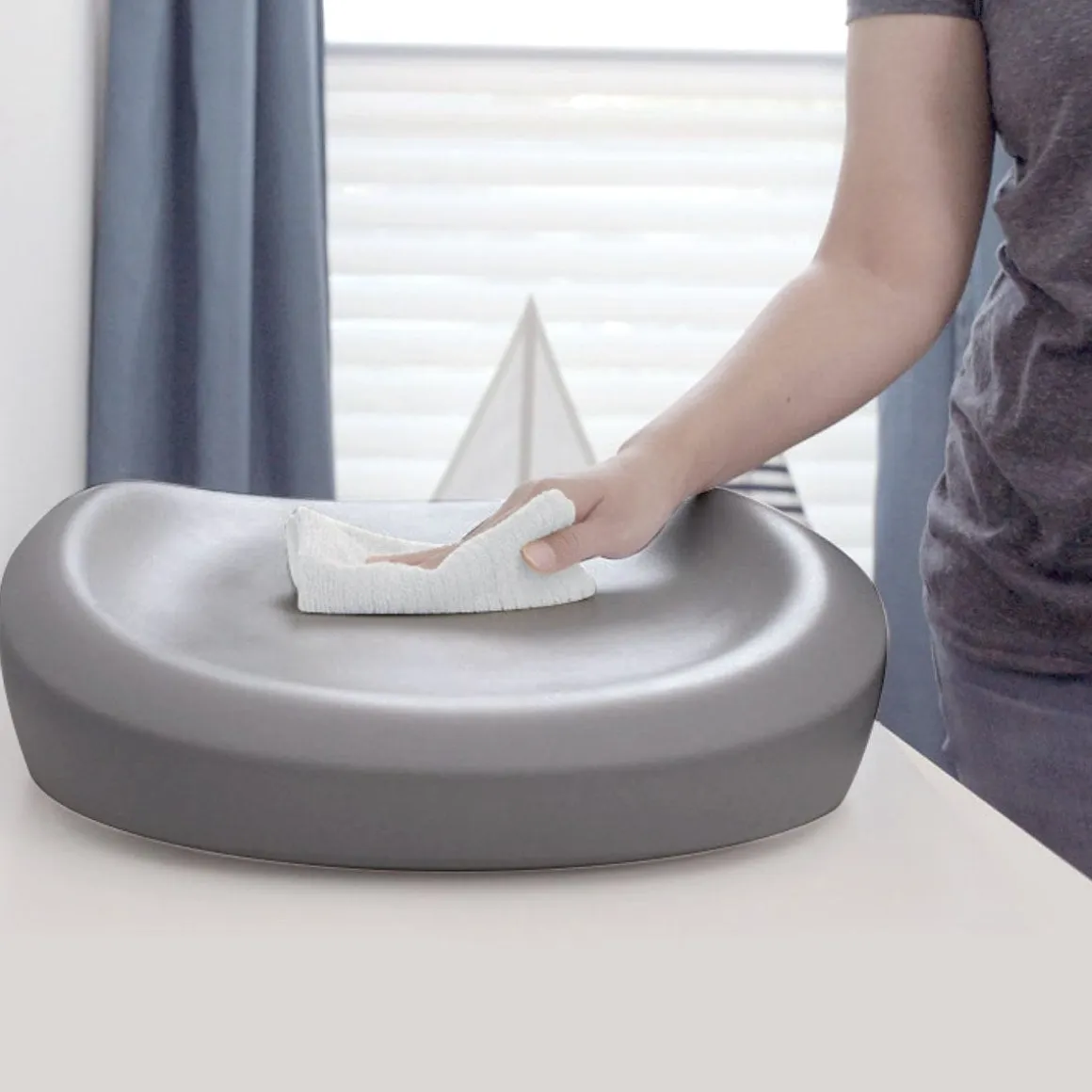 Hatch Baby Grow Smart Changing Pad and Scale in Grey