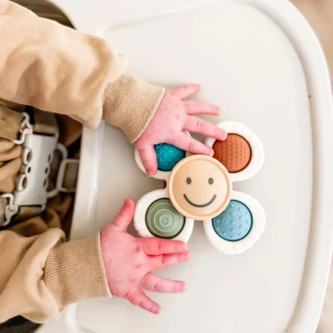 Itzy Ritzy Bitzy Biter Sensory Teether - Flower