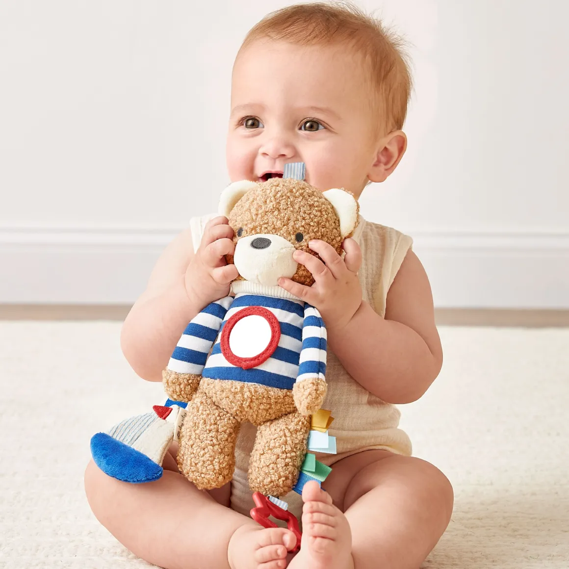 Itzy Ritzy Bitzy Traveler - Bear