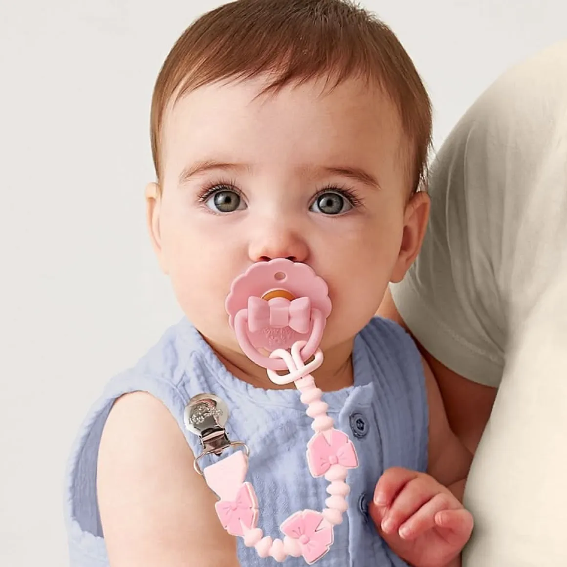 Itzy Ritzy Paci Strap Plus - Pink Bows