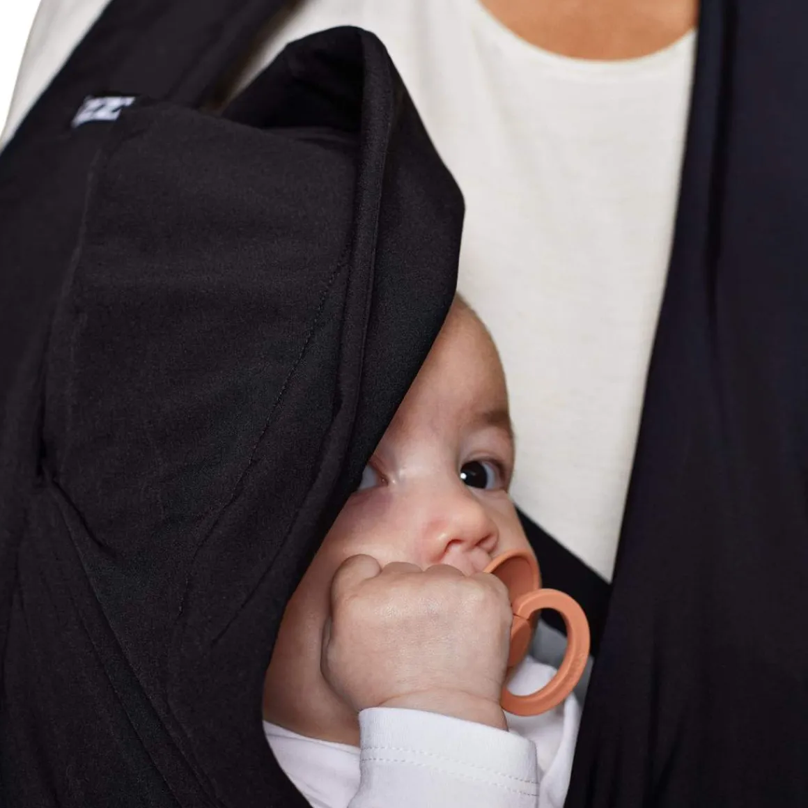 izzzi Baby Carrier - Coal