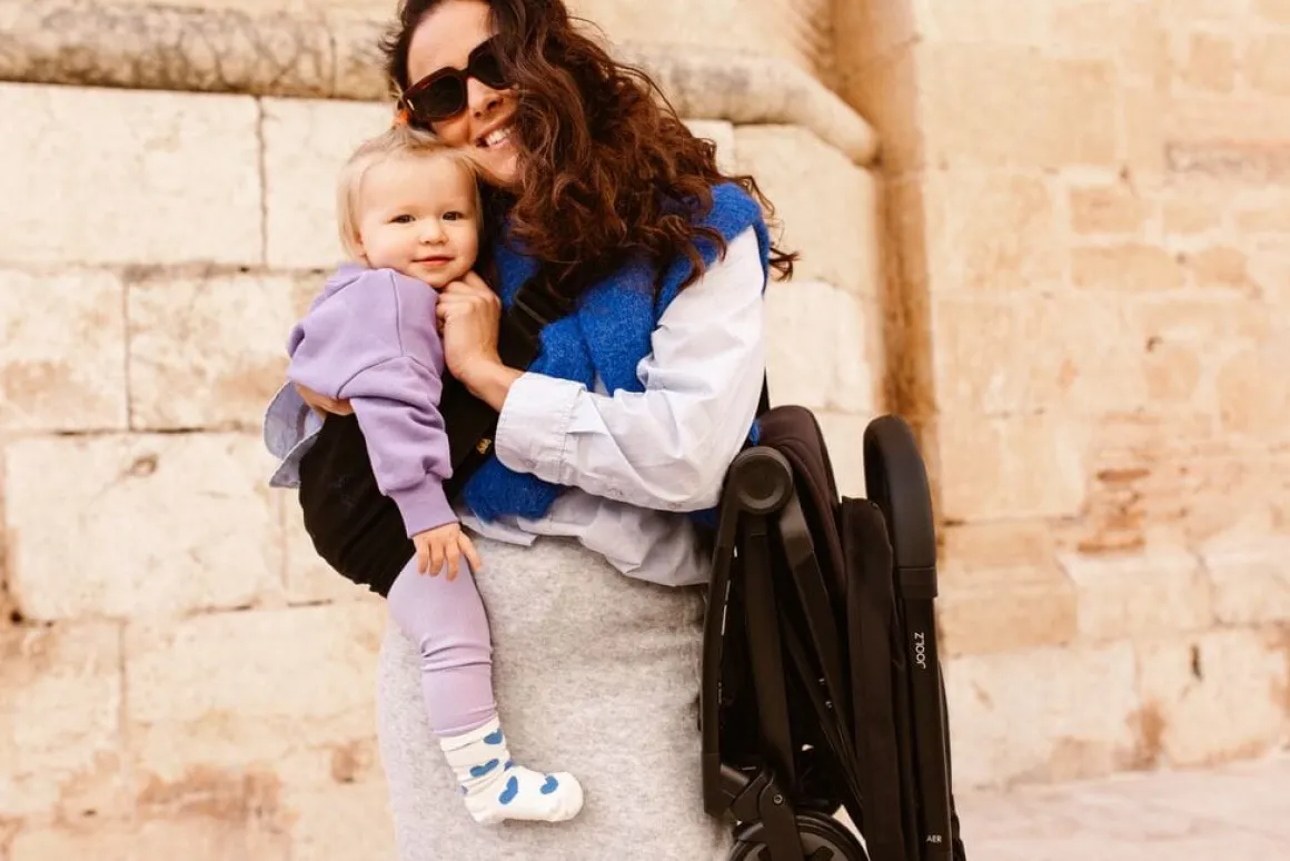 Joolz Aer2 Lightweight Compact Stroller + Wildride Carrier Bundle - Hazel Brown