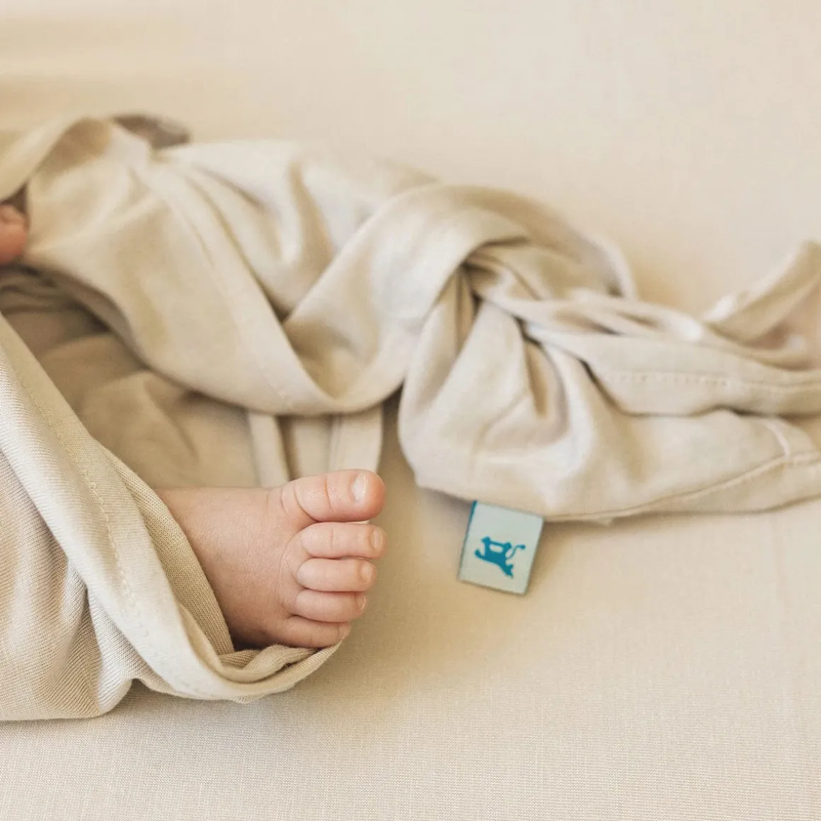 Little Unicorn Stretch Knit Swaddle Blanket - Pebble