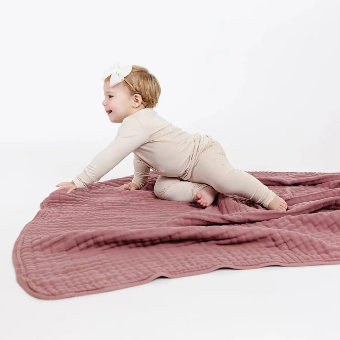 Lou Lou & Company Cloud Muslin Quilt - Berry, Large