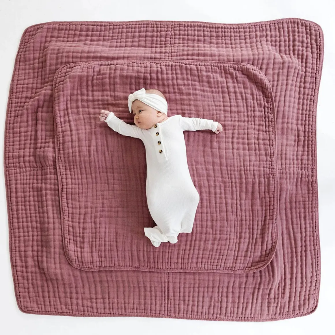 Lou Lou & Company Cloud Muslin Quilt - Berry, Large