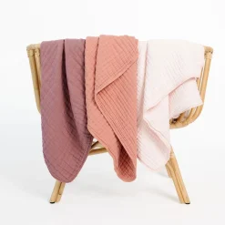 Lou Lou & Company Cloud Muslin Quilt - Rose, Large