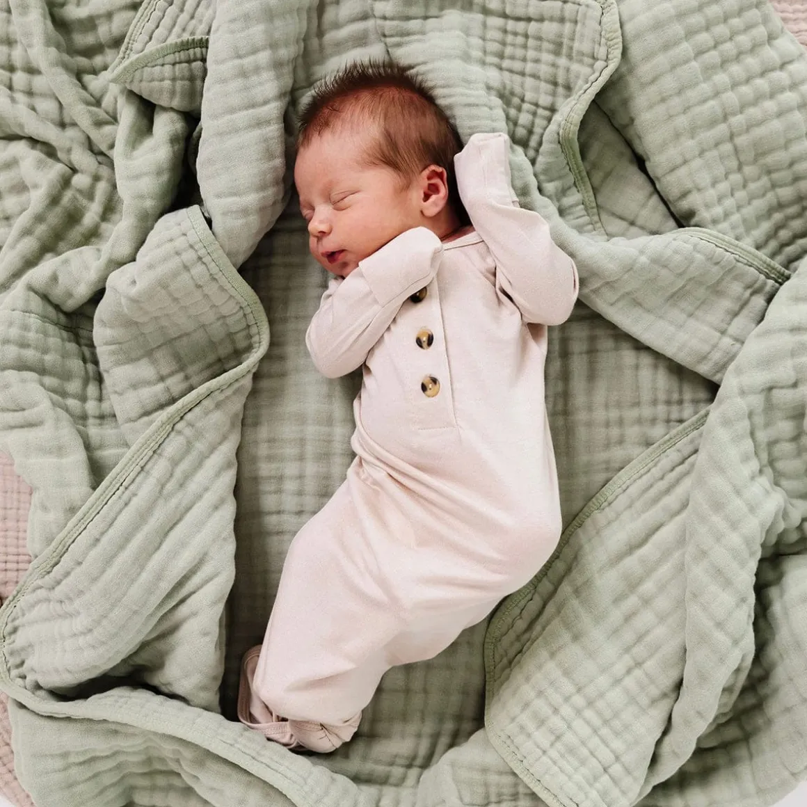 Lou Lou & Company Cloud Muslin Quilt - Sage, Large