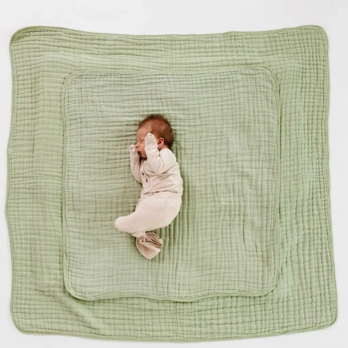 Lou Lou & Company Cloud Muslin Quilt - Sage, Large