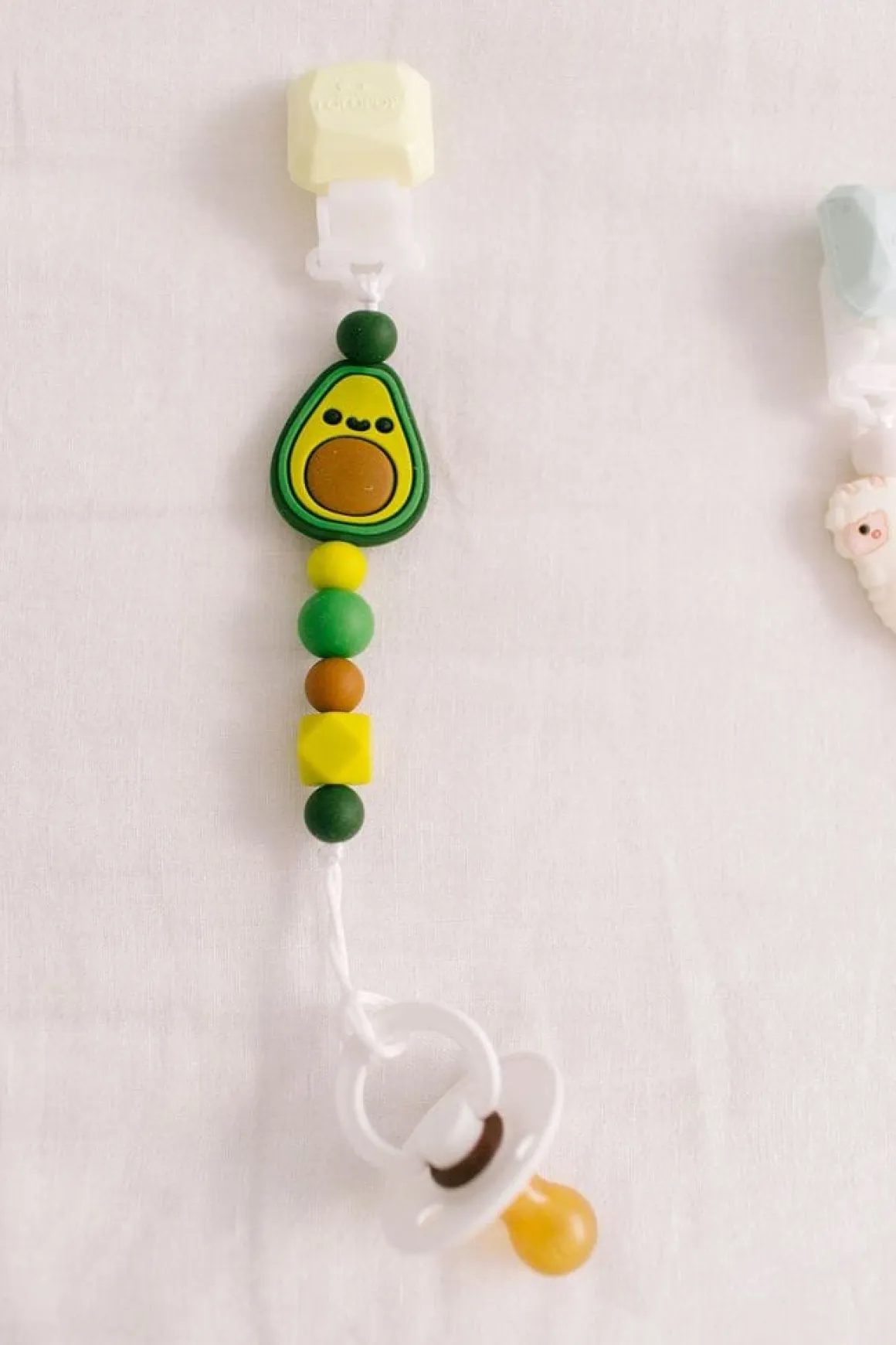Loulou Lollipop Darling Pacifier Clip - Avocado