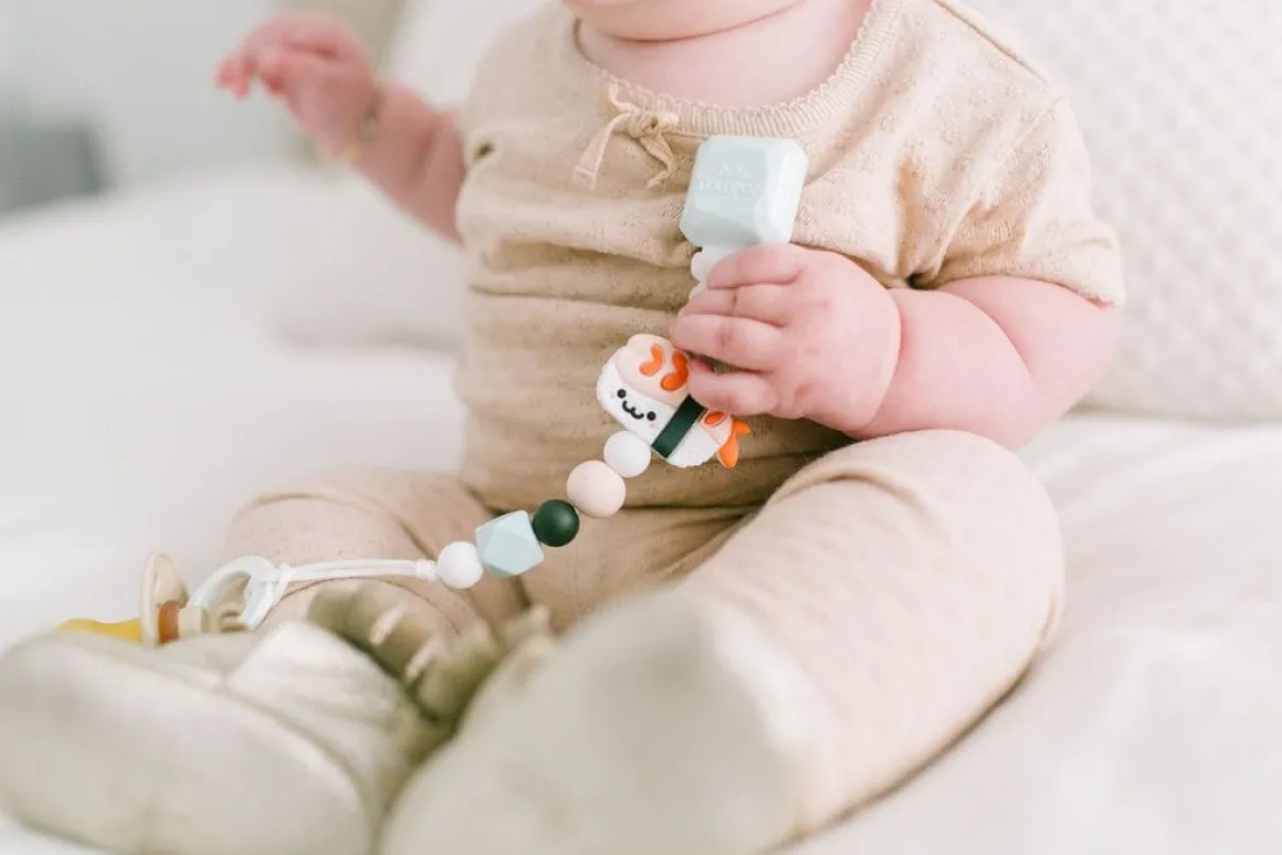 Loulou Lollipop Darling Pacifier Clip - Ebi
