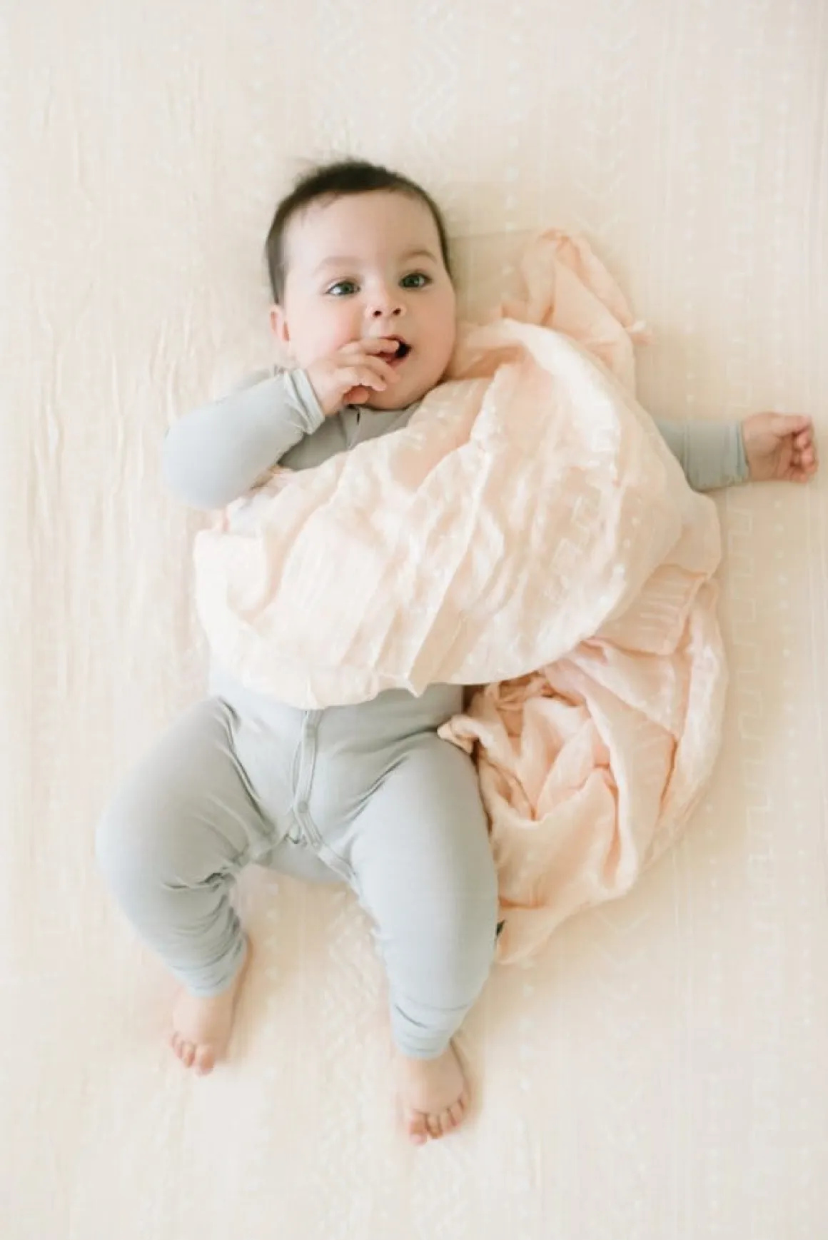 Loulou Lollipop Luxe Muslin Swaddle - Pink Mudcloth