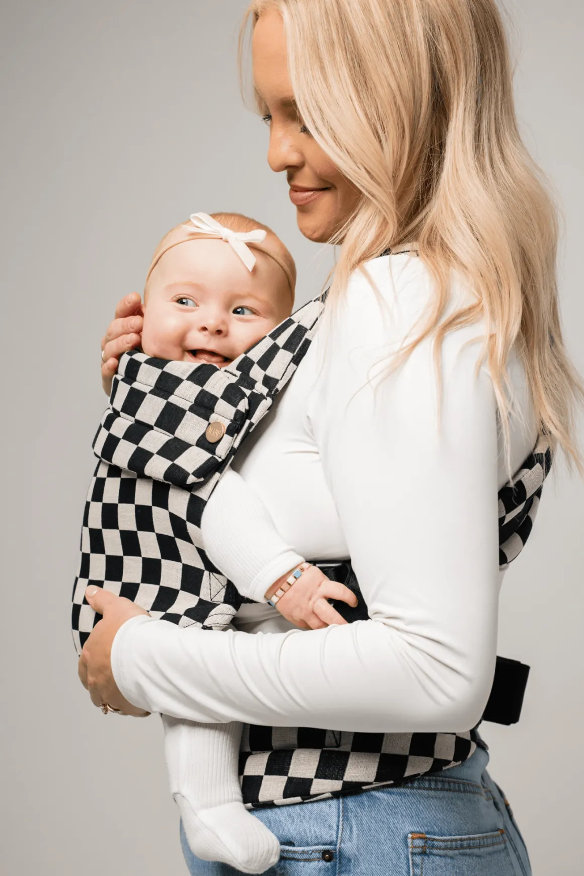 Mabē Monarch Carrier - Ebony Check