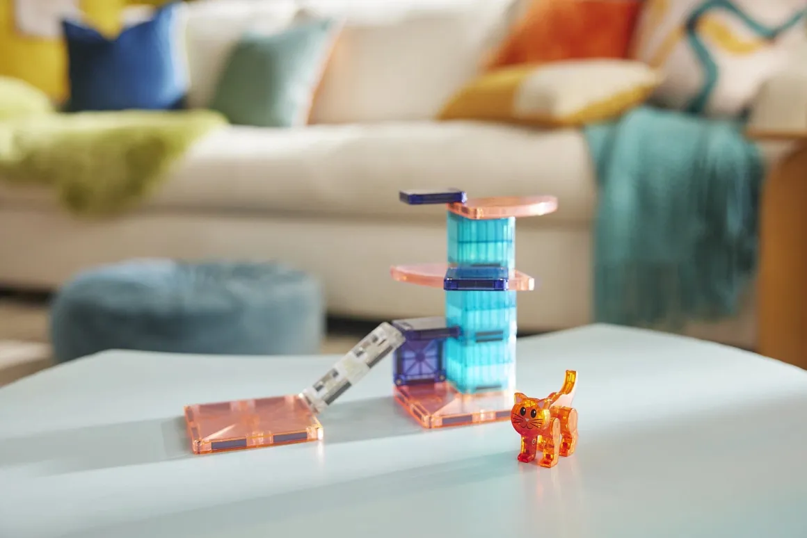 Magna-Tiles Cat Tree, 13 Piece Set