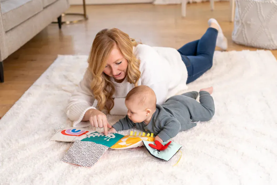 Manhattan Toy Wimmer Seek & Peek Book
