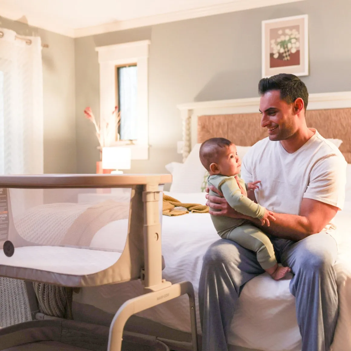 Maxi-Cosi Iora Bedside Bassinet - Classic Truffle