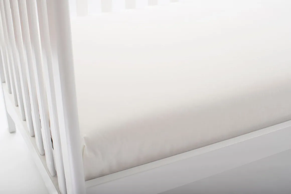 Naturepedic MC32 Seamless Organic Cotton Classic Crib Mattress