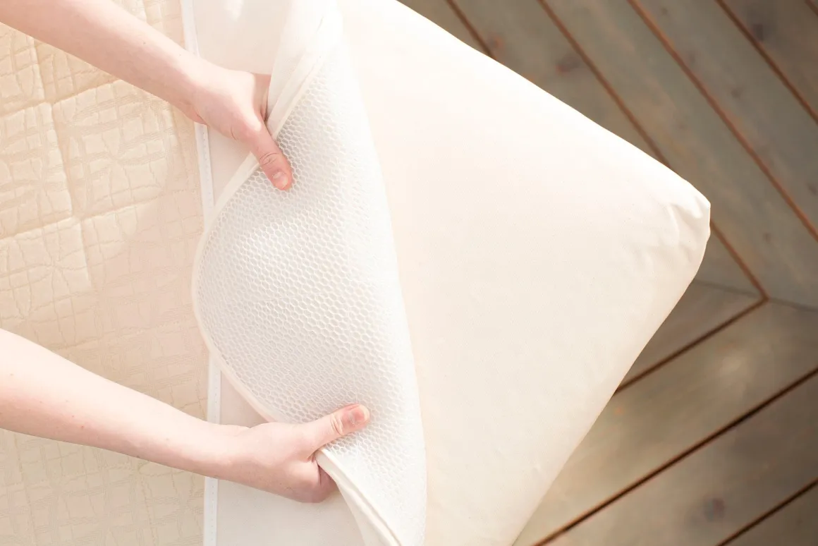 Naturepedic MC47 Ultra Breathable 2-Stage Organic Crib Mattress