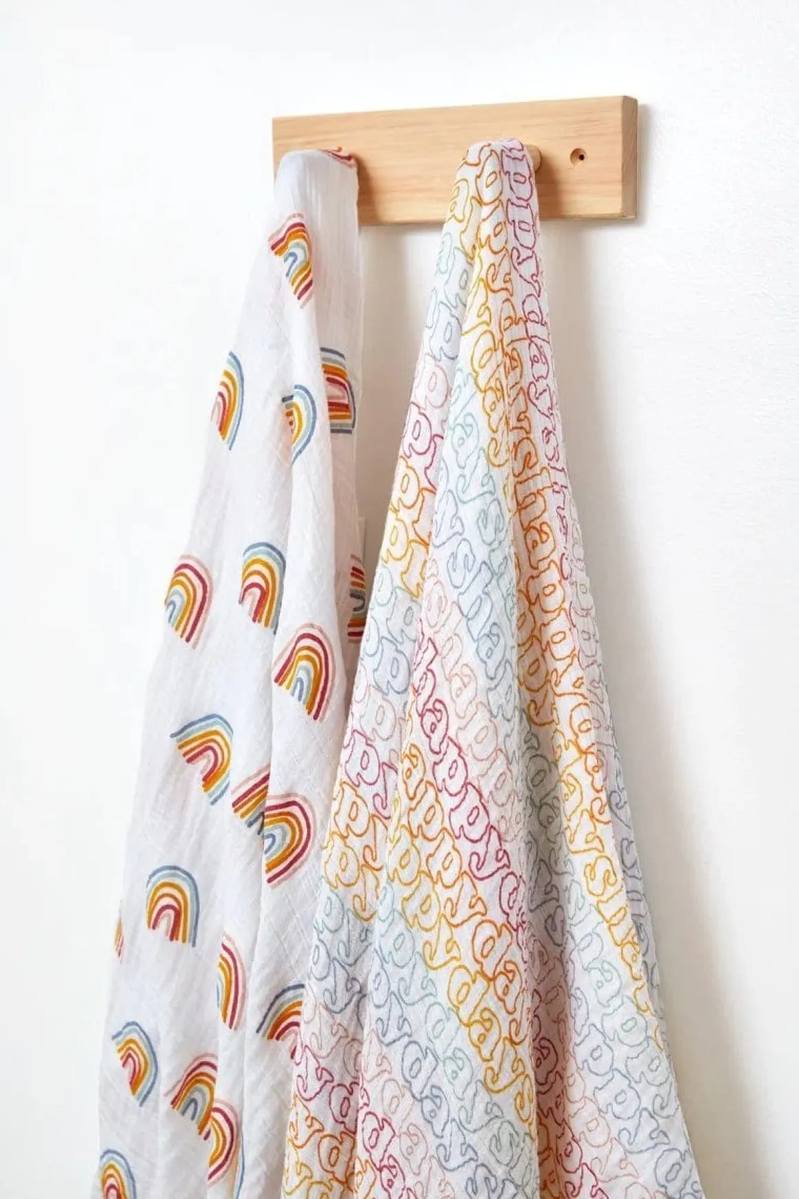 Petit Pehr Organic Swaddle - Rainbows