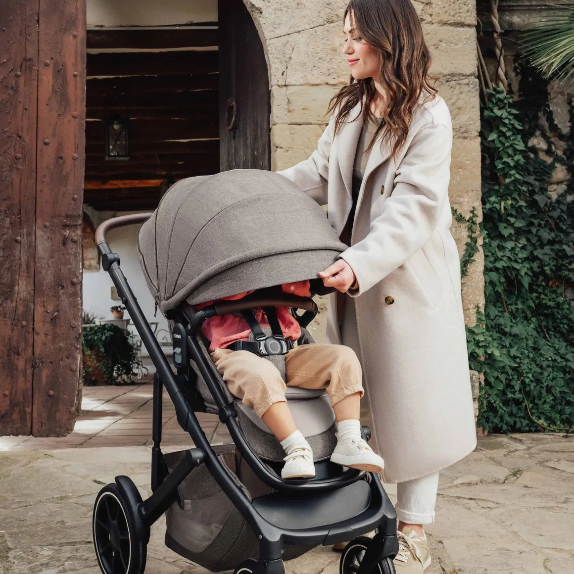 Romer Juni + Tura Travel System With Versa Base - Truffle