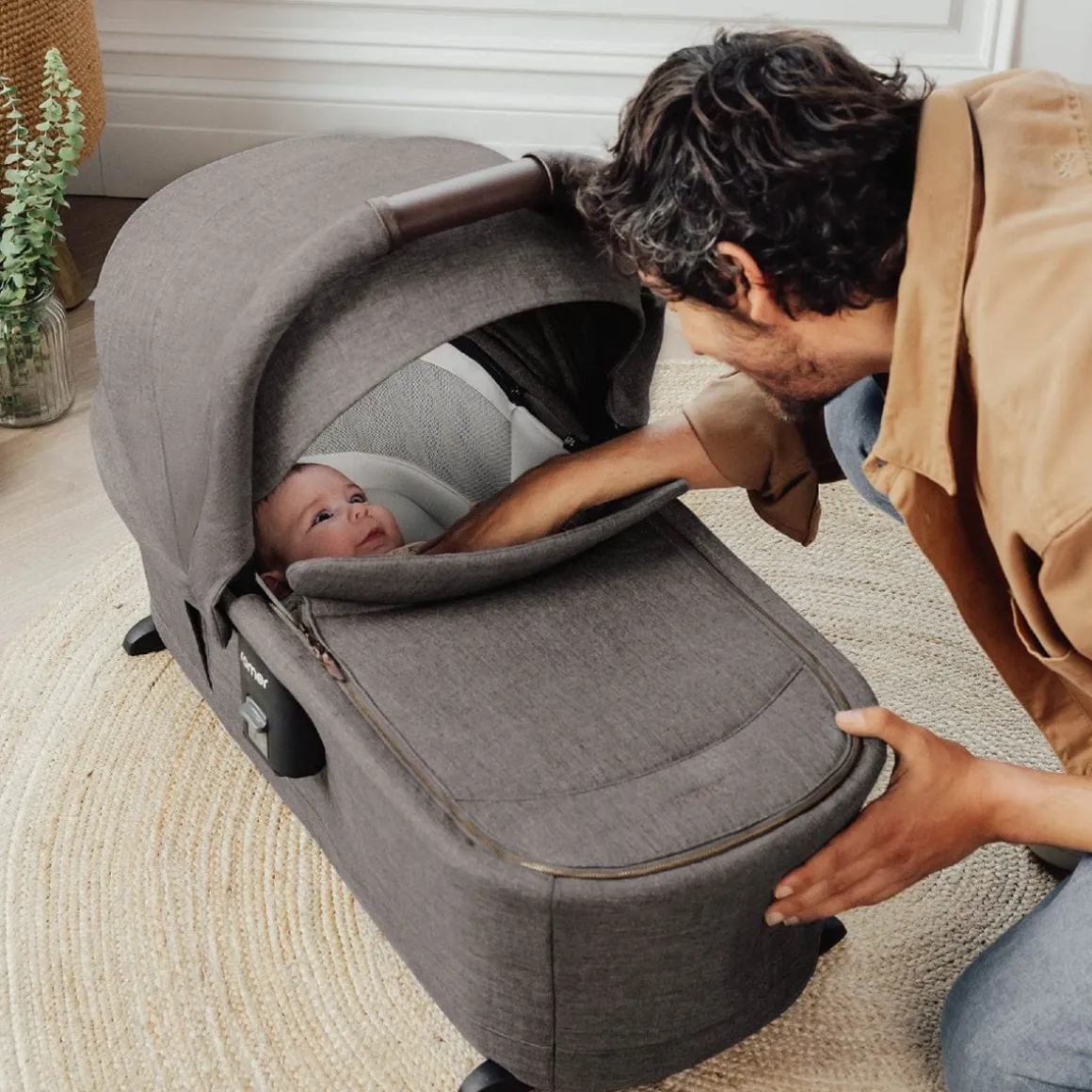Romer Sera Bassinet - Truffle