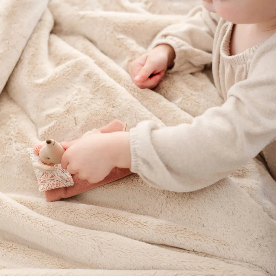 Saranoni Lush Receiving Blanket - Buttermilk