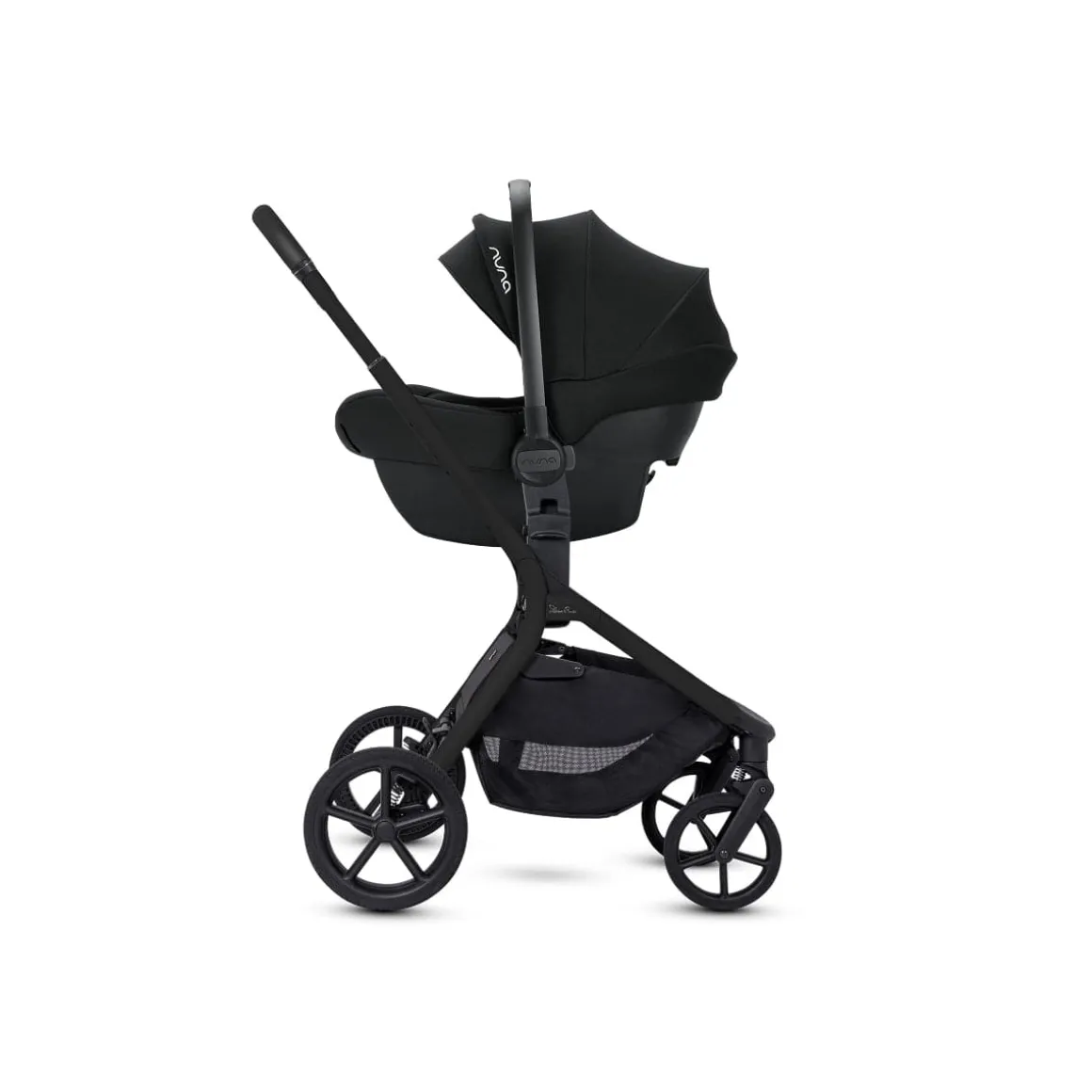 Silver Cross Breez Modular Stroller + Bassinet Bundle - Onyx