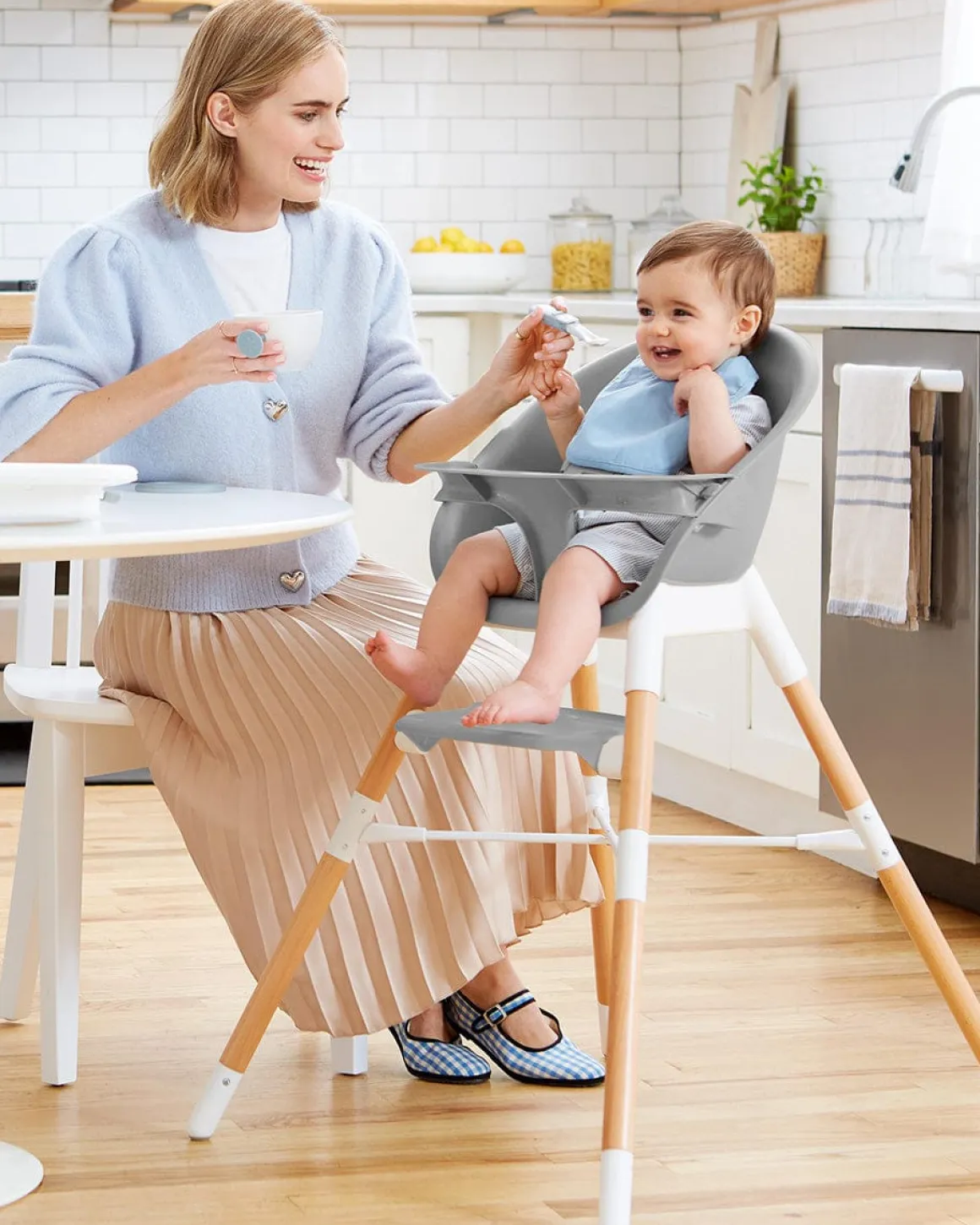 Skip Hop EON 4-in-1 High Chair - Grey / White