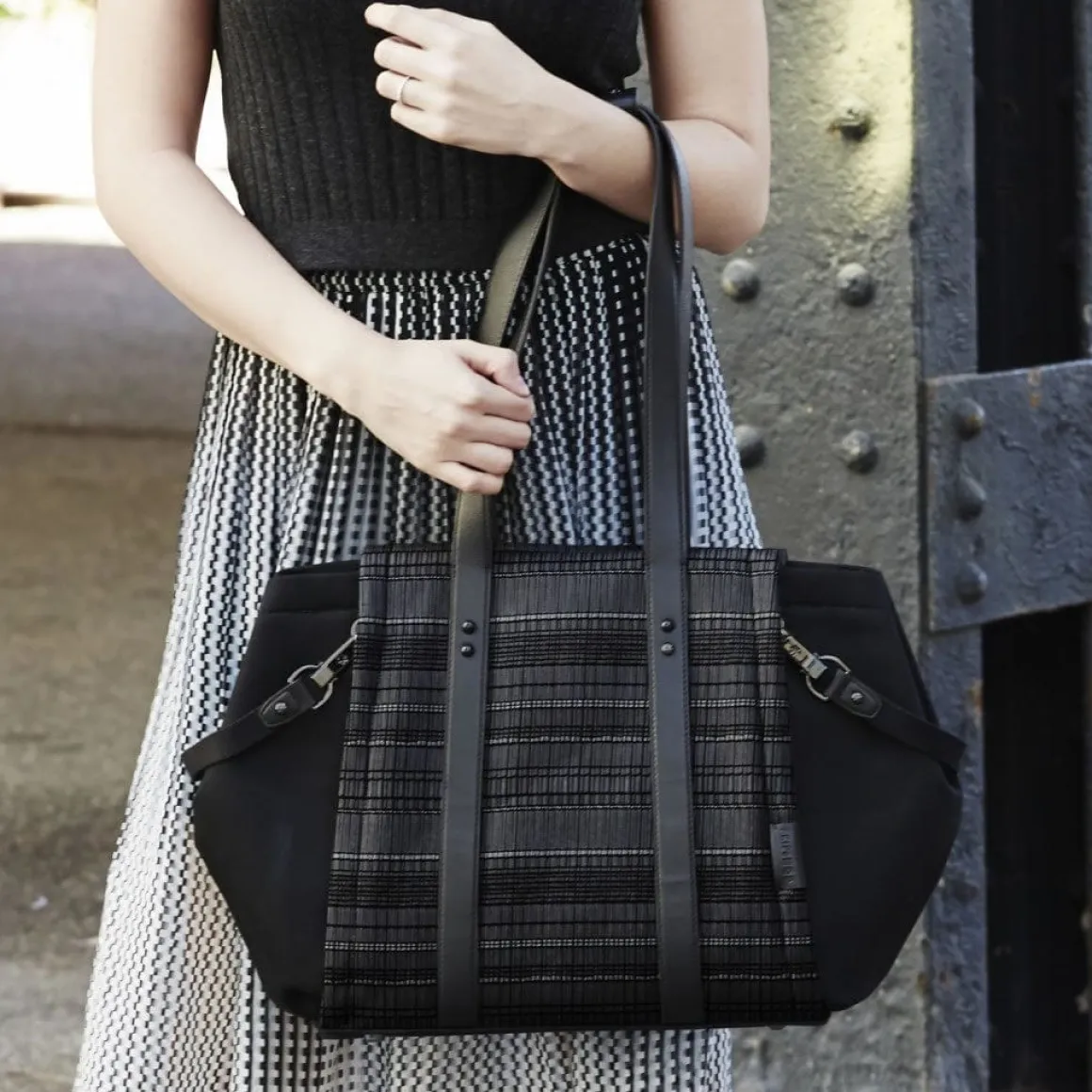 Skip Hop Highline Tote Diaper Bag - Black Granite