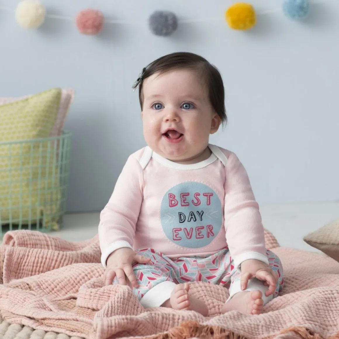 Skip Hop Long Sleeve Bodysuit & Pant Set, Best Day Ever - Pink Feather (3 Months)