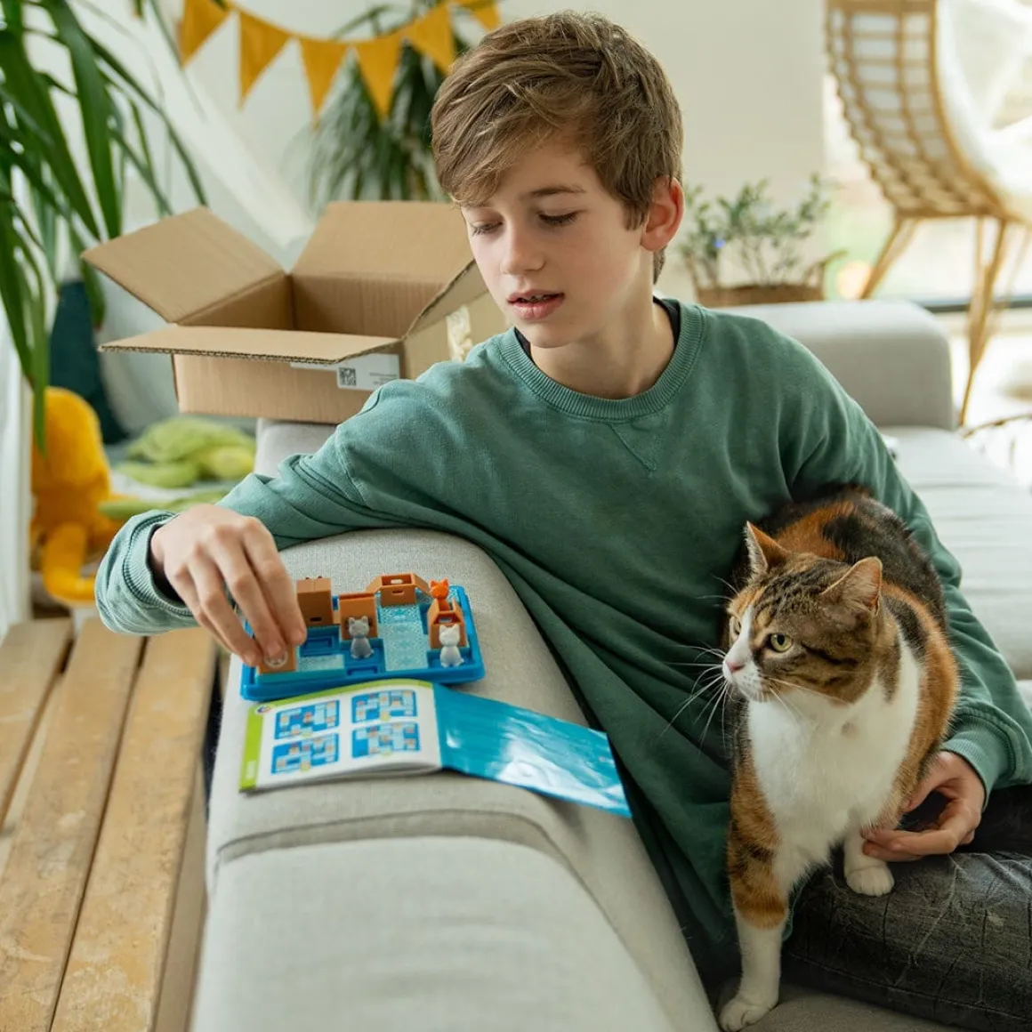 Smart Toys and Games SmartGames Cats & Boxes