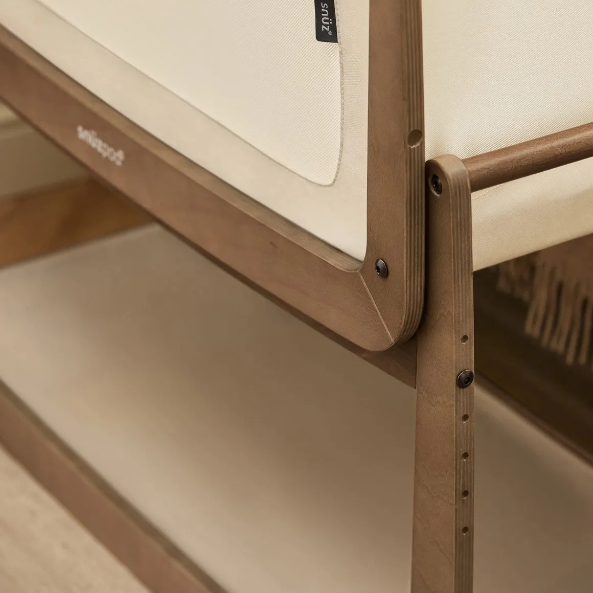 Snuz SnuzPod 5 Bedside Bassinet - Walnut