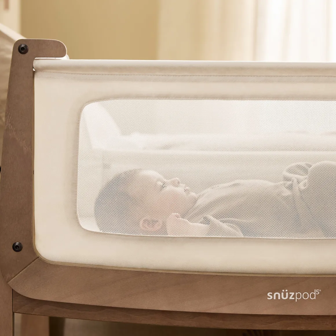 Snuz SnuzPod 5 Bedside Bassinet - Walnut