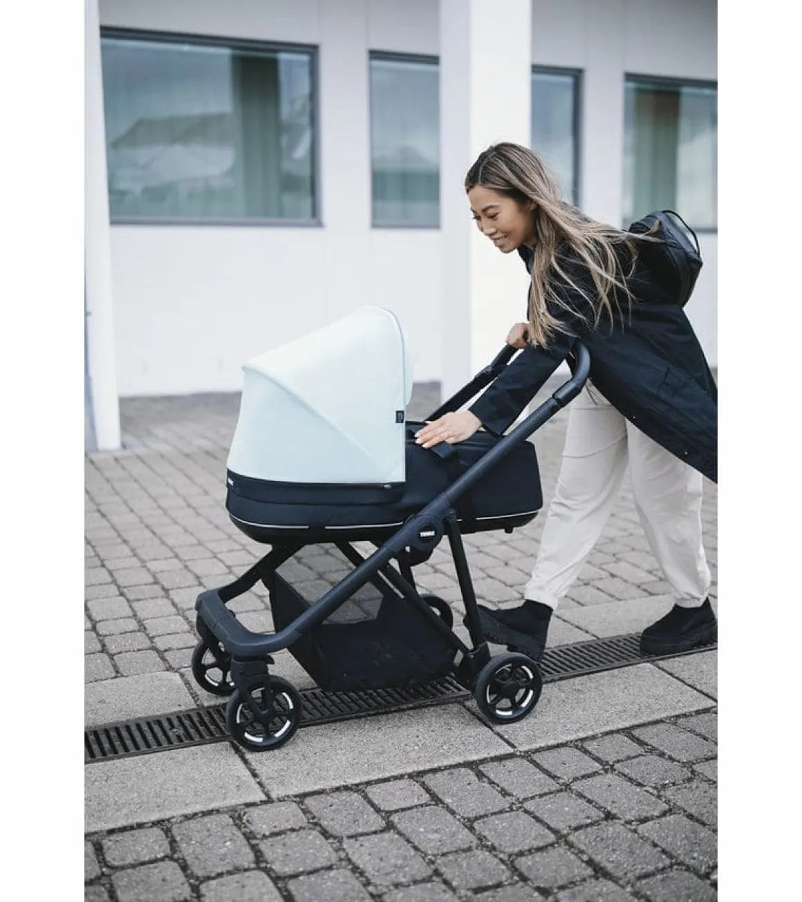 Thule Shine Stroller + Bassinet Bundle - Black / Black