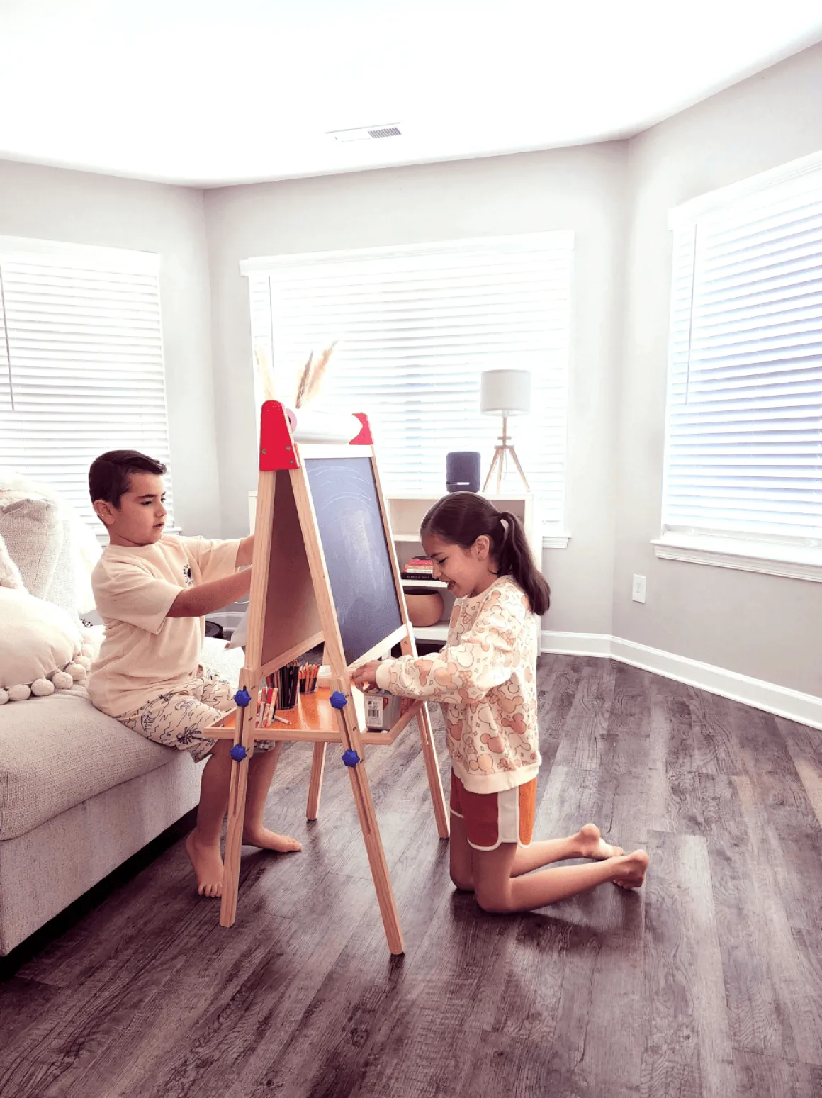 Tiny Land® 3-in-1 Art Easel & Paper Roll Set
