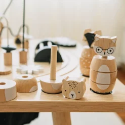 Wonder & Wise Awesome Activity Table